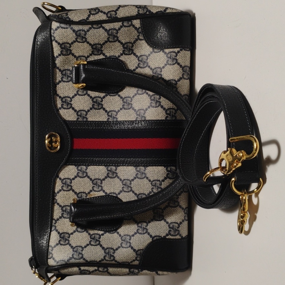 Vintage Gucci Blue and Cream Handbag with Red Stripe